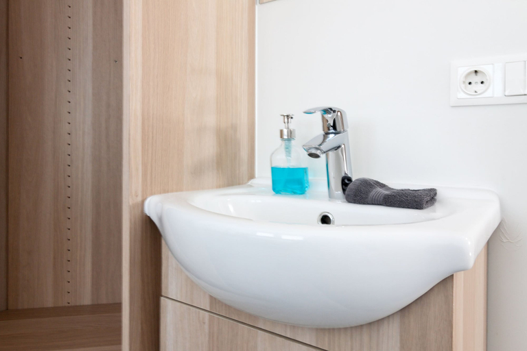 Bathroom 4, Kef Guesthouse by Keflavík airport, Reykjanesbær