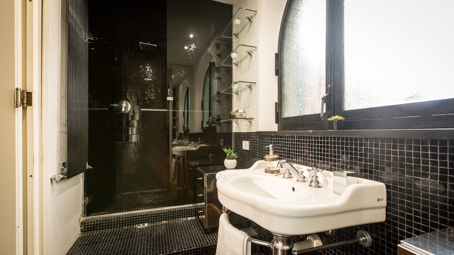 Bathroom 3, Rental In Rome Riari Garden Luxury, Roma