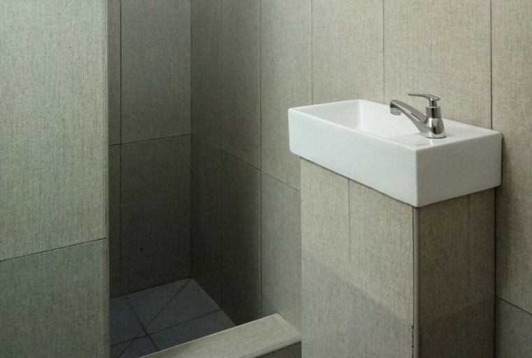 Bathroom 3, Liezel's B&B, Palompon