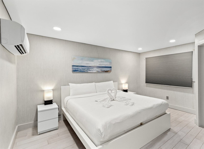 Bedroom 3, The Summit 616, Bay