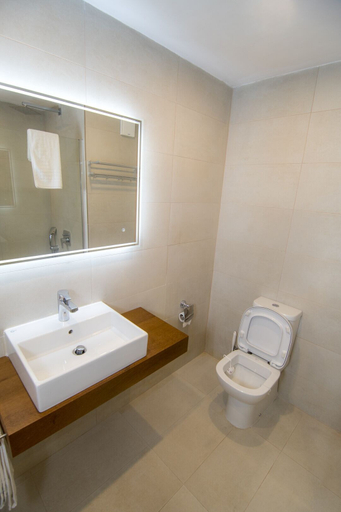 Bathroom 5, New Brookfields Hotel, Western Urban