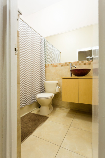 Bathroom 3, The Embassy Luxury Apt Crystal Towers II