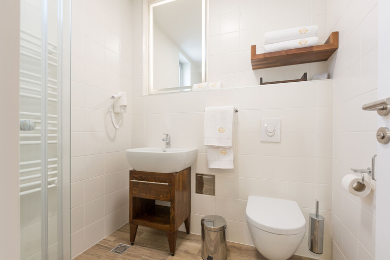 Bathroom 4, Hotel Tesla - Smart Stay, Belgrade