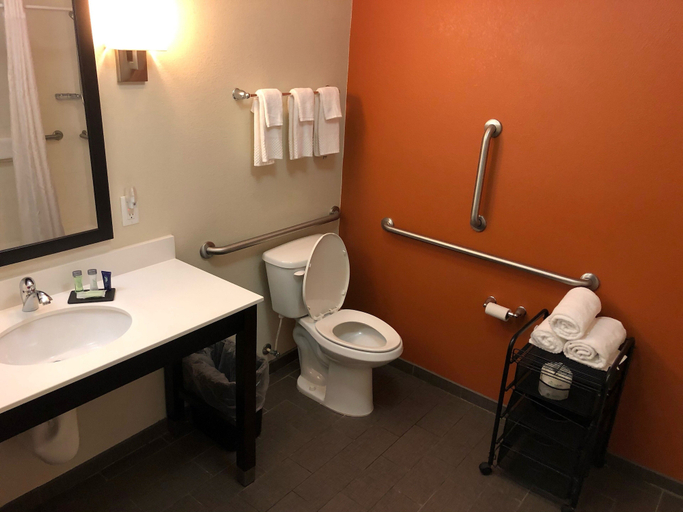 Bathroom 5, Sleep Inn Cartersville - Emerson Lake Point, Bartow