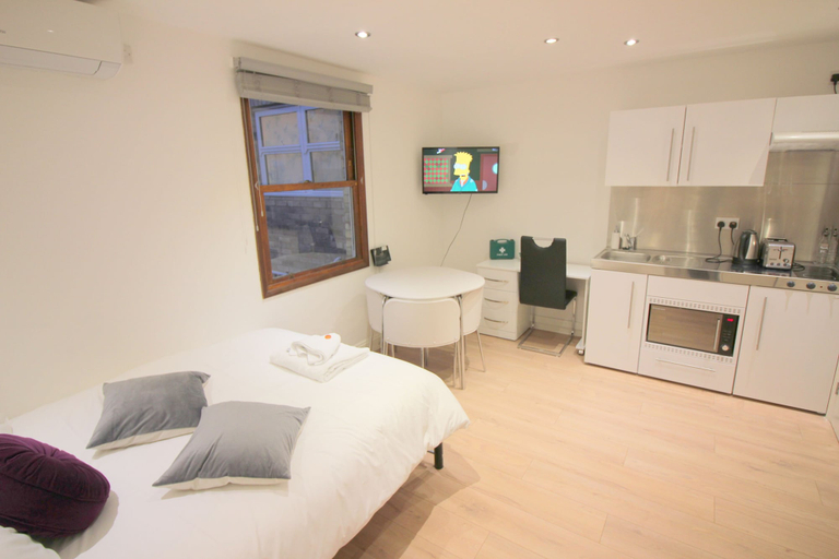 Others 4, Cambridge City Rooms by Paymán Club, Cambridgeshire