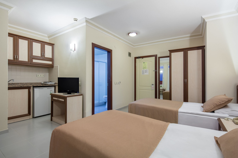 Bedroom 2, May Flower Apart Hotel, Alanya