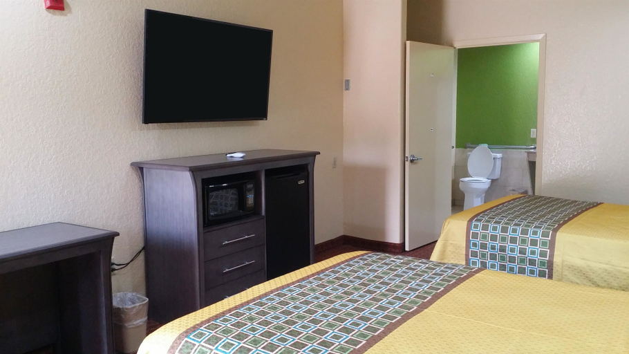 Bedroom 4, Americas Best Value Inn & Suites Houston NE, Houston