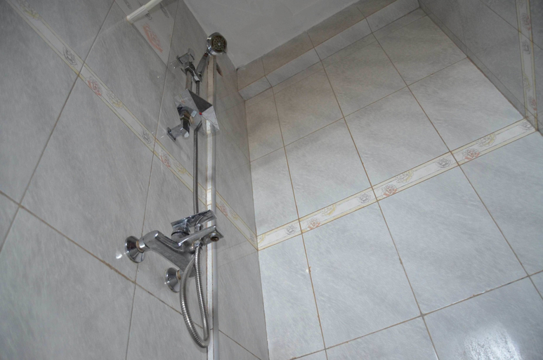 Bathroom 3, Abba Hotel, Jinja
