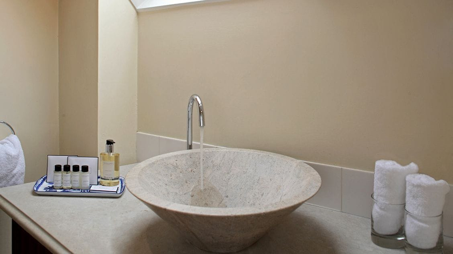 Bathroom, Aintree Cottage, Oxfordshire