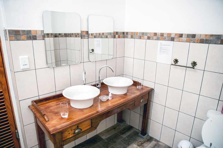 Bathroom 4, Petal's Place Guest House, Cape Winelands
