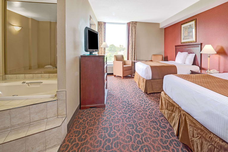Bedroom 3, Ramada by Wyndham Niagara Falls/Fallsview, Niagara
