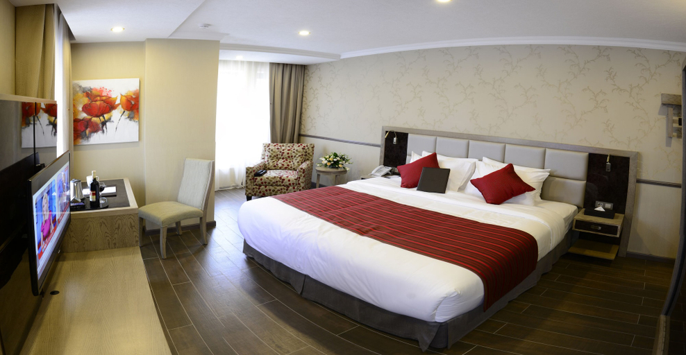 Bedroom 2, Ramada by Wyndham Bishkek Centre, Bishkek