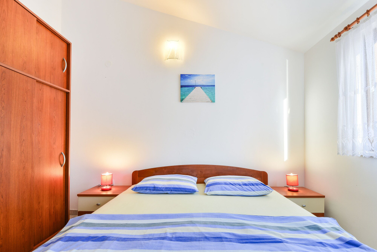 Bedroom 2, Apartement Delac, Vir