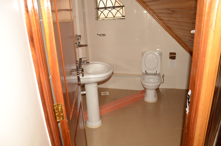Bathroom 3, Aloha Cottage, Kajiado West