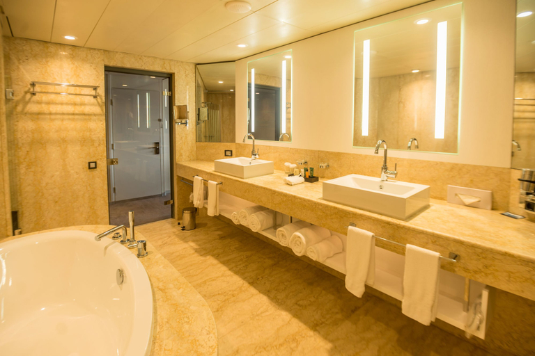 Bathroom 5, Transcorp Hilton Abuja, AbujaMun