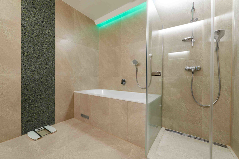 Bathroom 5, HiLight Suites Hotel, Wien