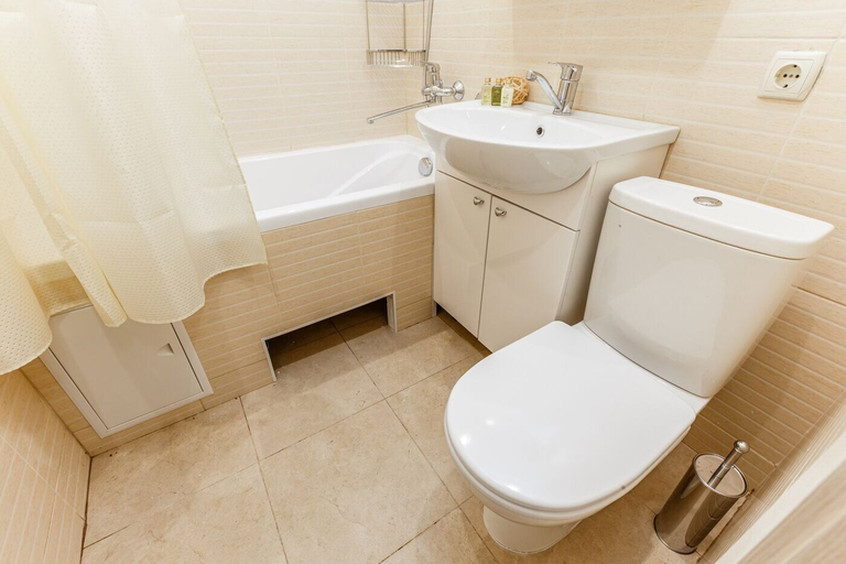 Bathroom 2, InnDays Azovskaya, South-Western