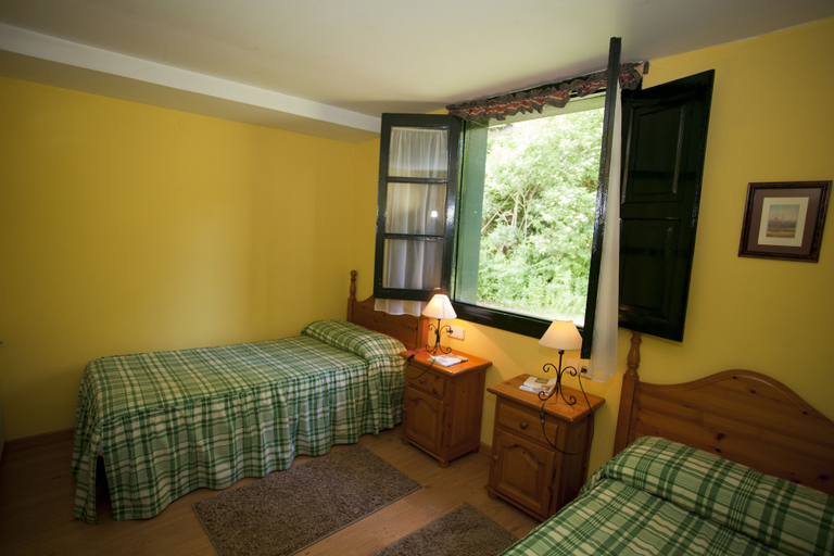 Bedroom 2, Casa Rural Solapeña, Asturias