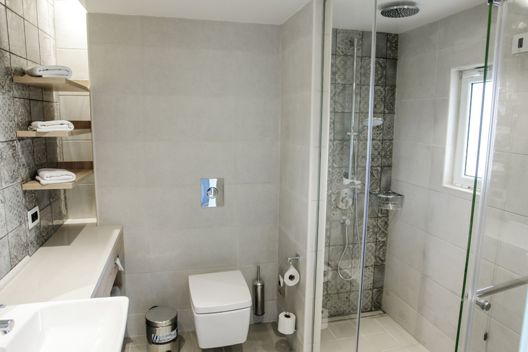 Bathroom 4, ROBINSON KYLLINI BEACH, West Greece