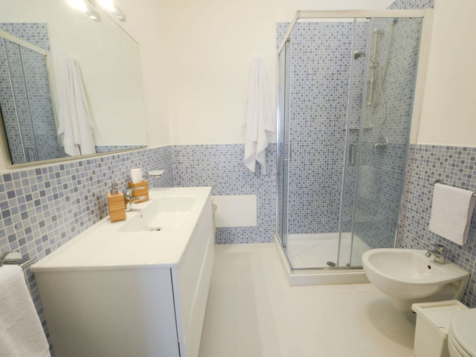 Bathroom 3, Blue Sea Villas by Wonderful Italy, Brindisi
