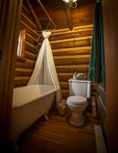 Bathroom 5, Storm Mountain Lodge Cabins & Dining, Division No. 15