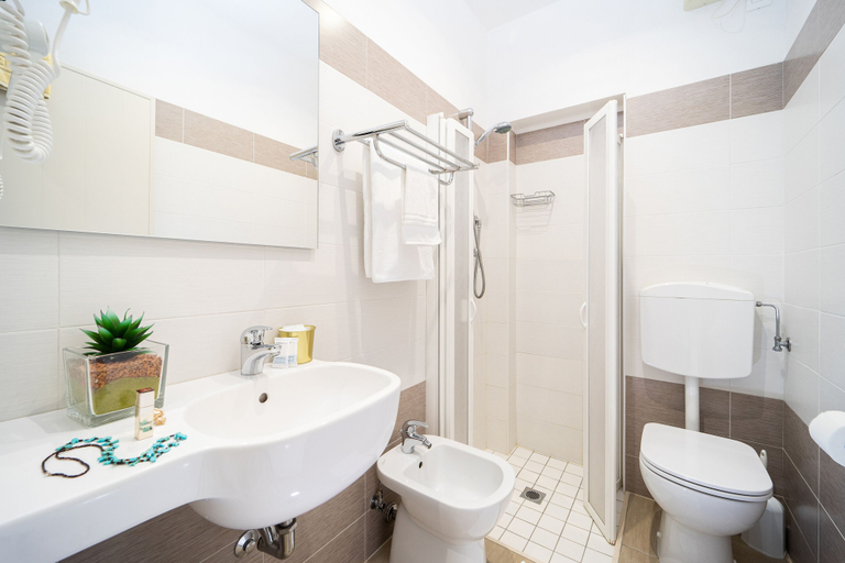Bathroom 4, Hotel ABC, Ravenna