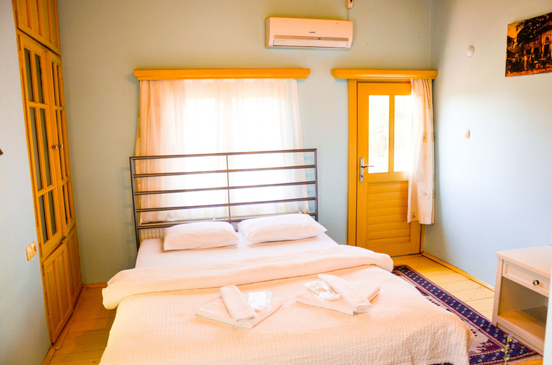 Room 3, Adatepe Otel, Ayvacık