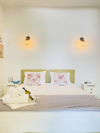 Bedroom 4, Gerani Studios, South Aegean