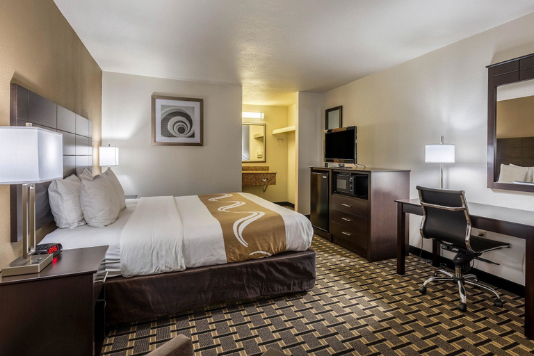Bedroom 3, Quality Inn Tupelo Central, Lee