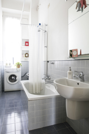 Bathroom 4, Lovely Sempione Apartment, Milano