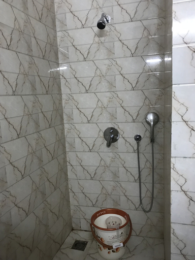 Bathroom 3, Hotel The Vegas, Delhi