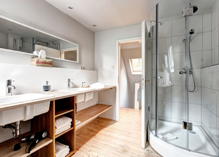 Bathroom 3, Ferienapartments Lüneburger Heide - Ferienhaus-Forsthaus, Lüneburg