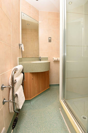 Bathroom 3, Vine, Stafford by Marston's Inns, Staffordshire