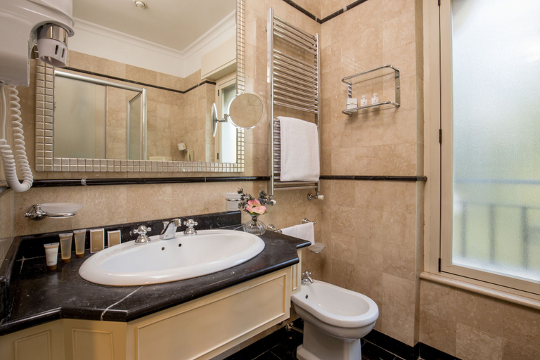 Bathroom 4, Hotel Degli Aranci, Rome