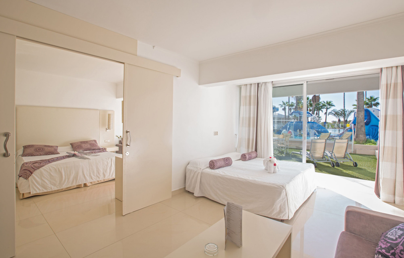 Bedroom 4, Dome Beach Marina Hotel & Resort