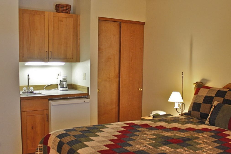 Bedroom, Kintla Lodge, Flathead