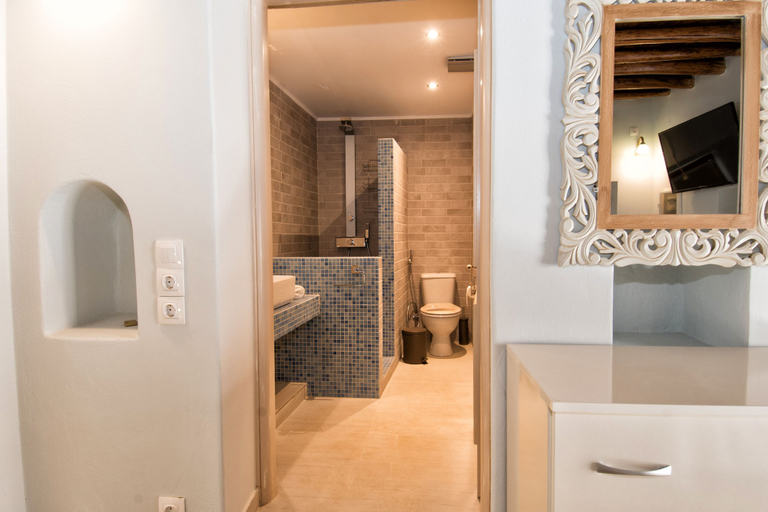 Bathroom 4, Gavrion's Nest - Premium Cycladic Studio, South Aegean