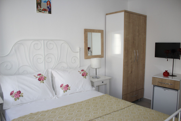 Bedroom 4, Yeldeğirmeni Bozcaada, Bozcaada