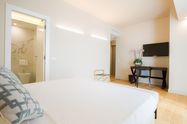 Bedroom 2, Hotel Politeama, Palermo