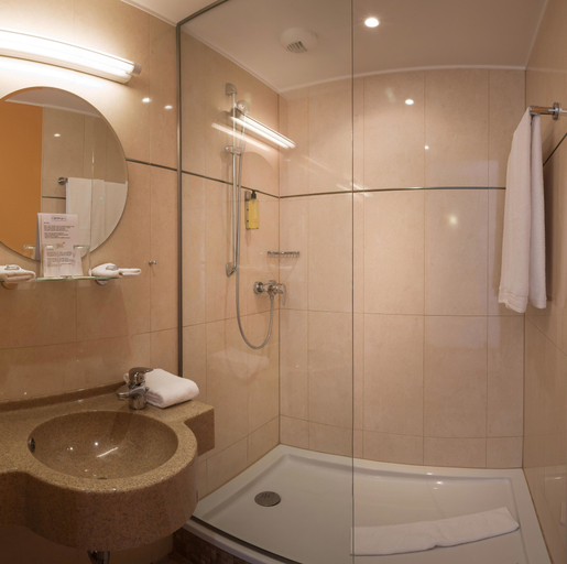 Bathroom 4, Hotel Parc Plaza, Luxembourg