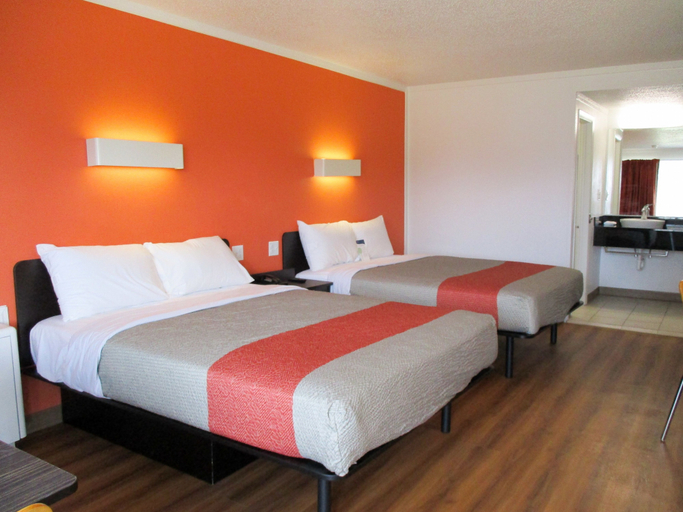 Bedroom 4, Motel 6 Schenectady, NY, Albany
