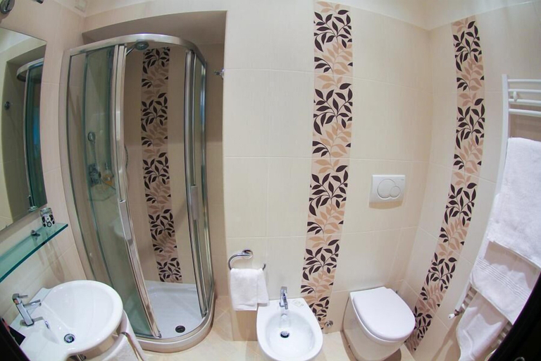 Bathroom 5, Candia Inn Vatican, Rome