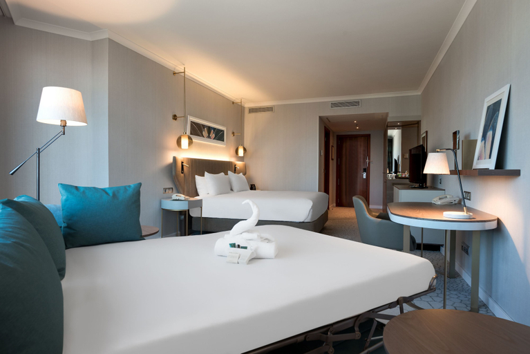 Bedroom 3, Hilton Diagonal Mar Barcelona, Barcelona