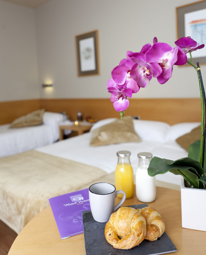 Bedroom 4, Hotel Victoria 4, Madrid