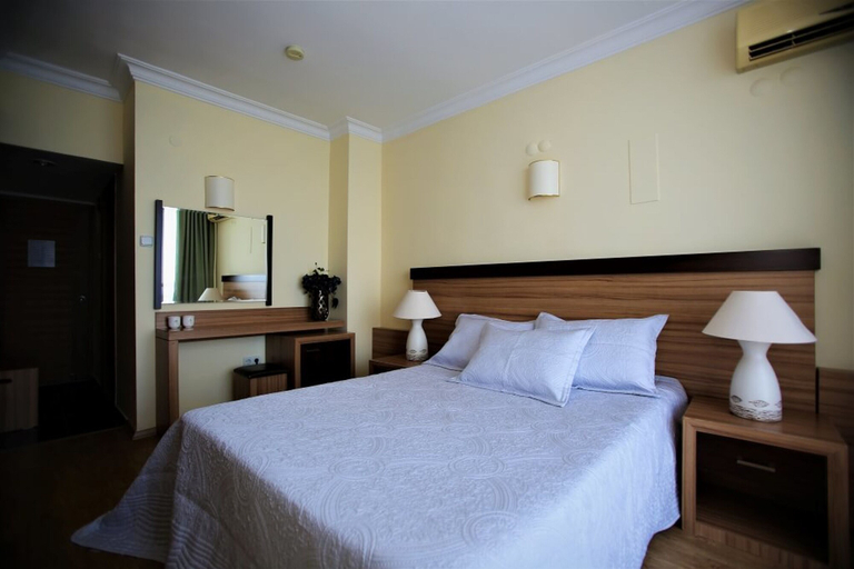 Bedroom 2, Lara Otel +12 Only Adult, Antalya