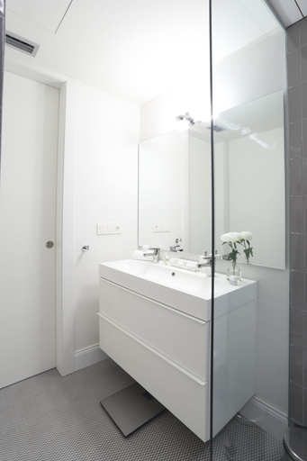 Bathroom 3, Apartaments Plaça del Vi, Girona