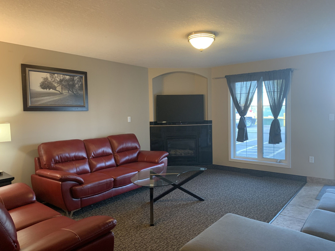 Others 5, Super 8 Fort McMurray, Division No. 16
