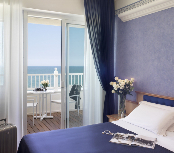 Bedroom 3, Tiffany's, Rimini