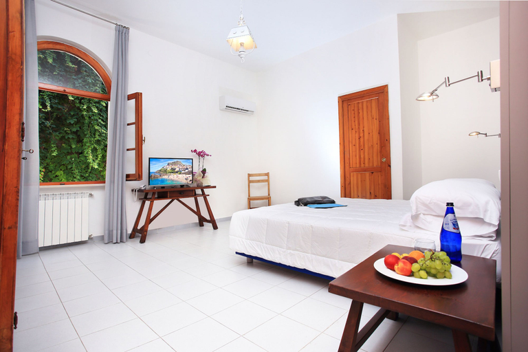 Bedroom 3, Meli Hotel, Sassari