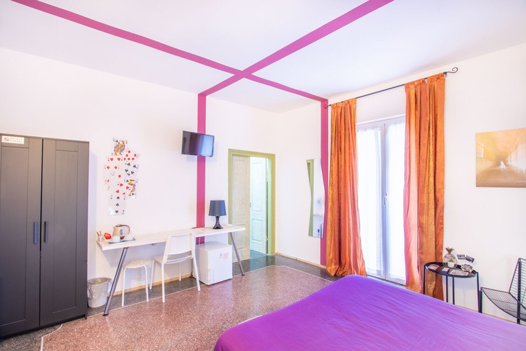 Bedroom 2, Maison44, La Spezia